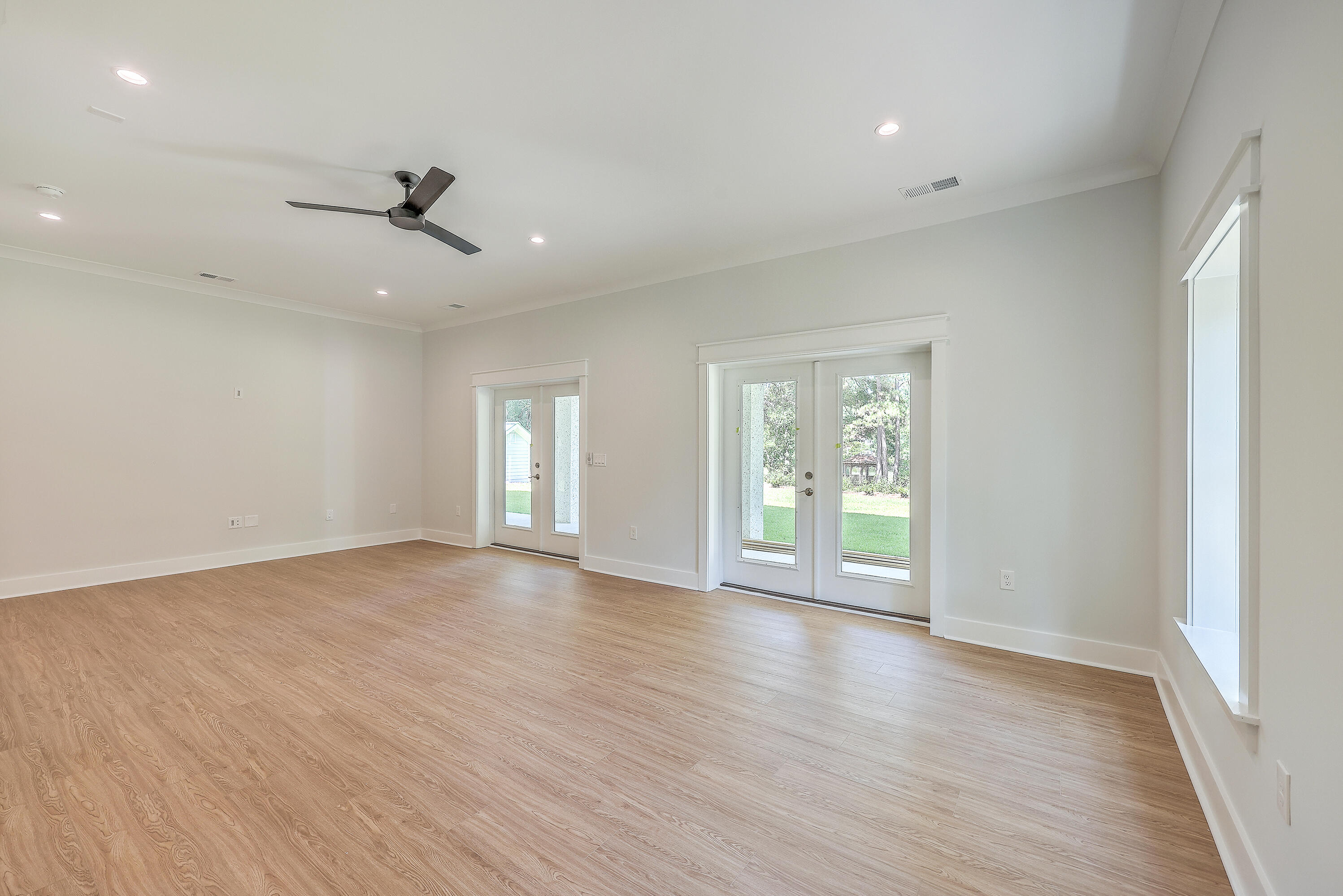 805 Geddings Way Mount Pleasant, SC 29464 - Photo 39 of 40 ZYN_3496_497_498_499_500_501_502
