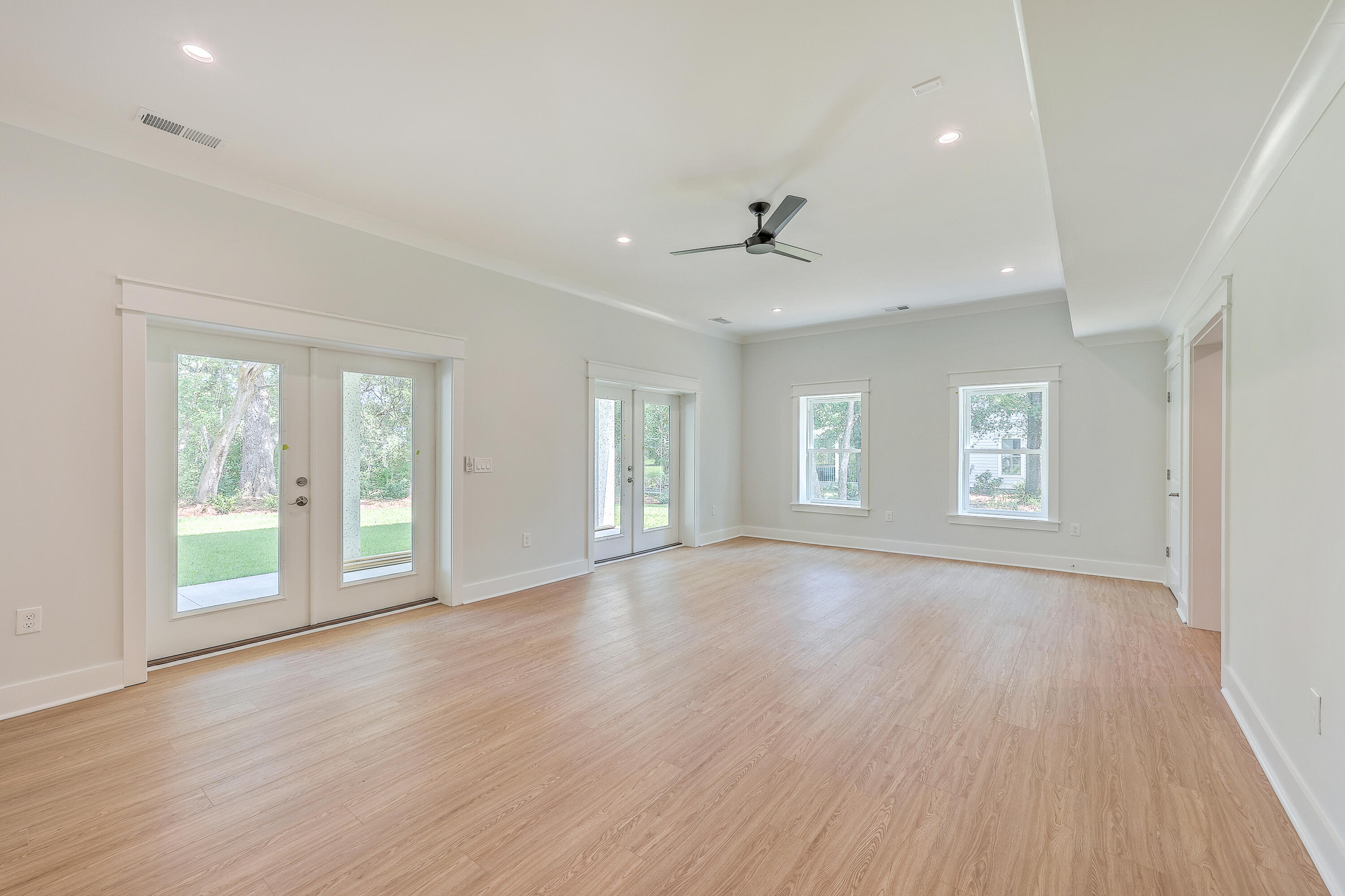 805 Geddings Way Mount Pleasant, SC 29464 - Photo 8 of 40 ZYN_3489_90_91_92_93_94_95