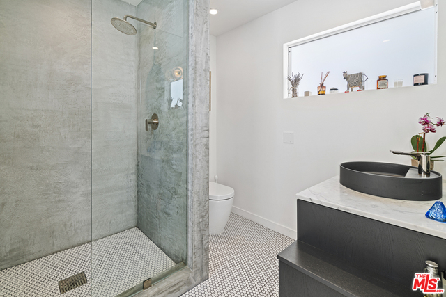 29221 Heathercliff Road, Unit 9 Malibu, CA 90265 - Photo 14 of 20