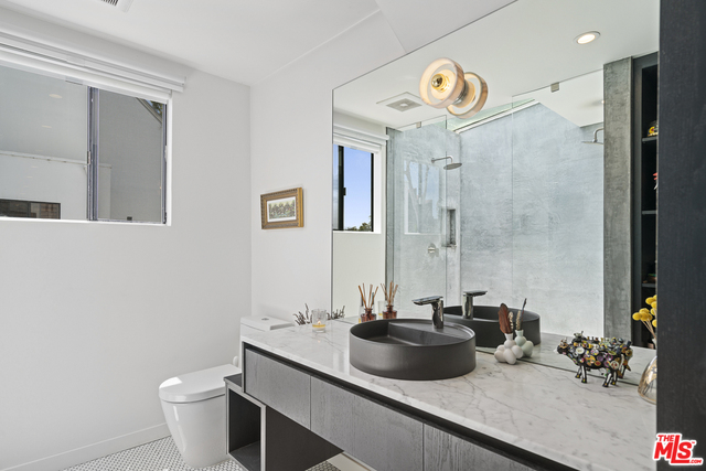 29221 Heathercliff Road, Unit 9 Malibu, CA 90265 - Photo 9 of 20