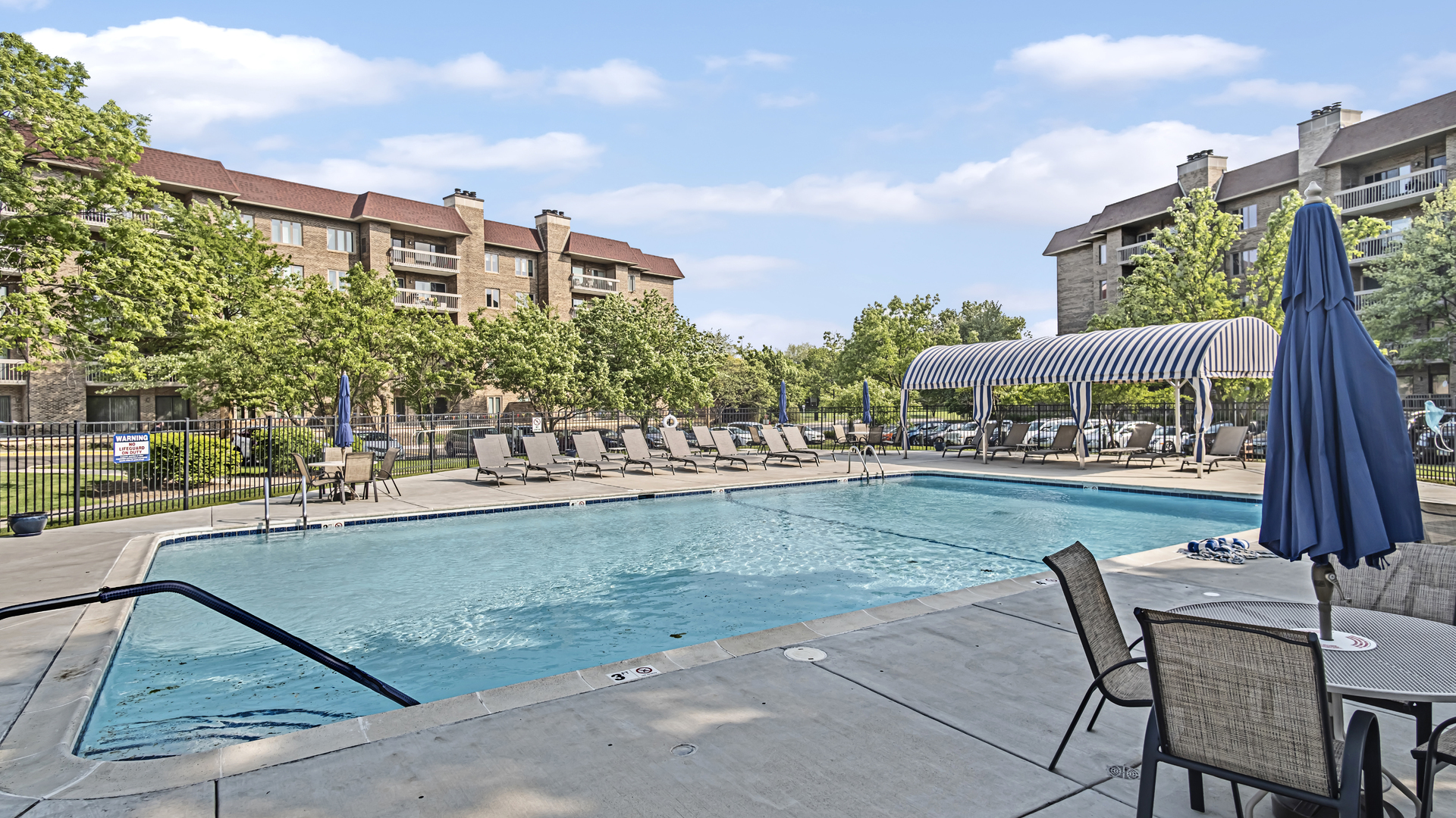 1280 Rudolph Drive, Unit 5E Northbrook, IL 60062 - Photo 24 of 33 a outdoor view with a sitting space