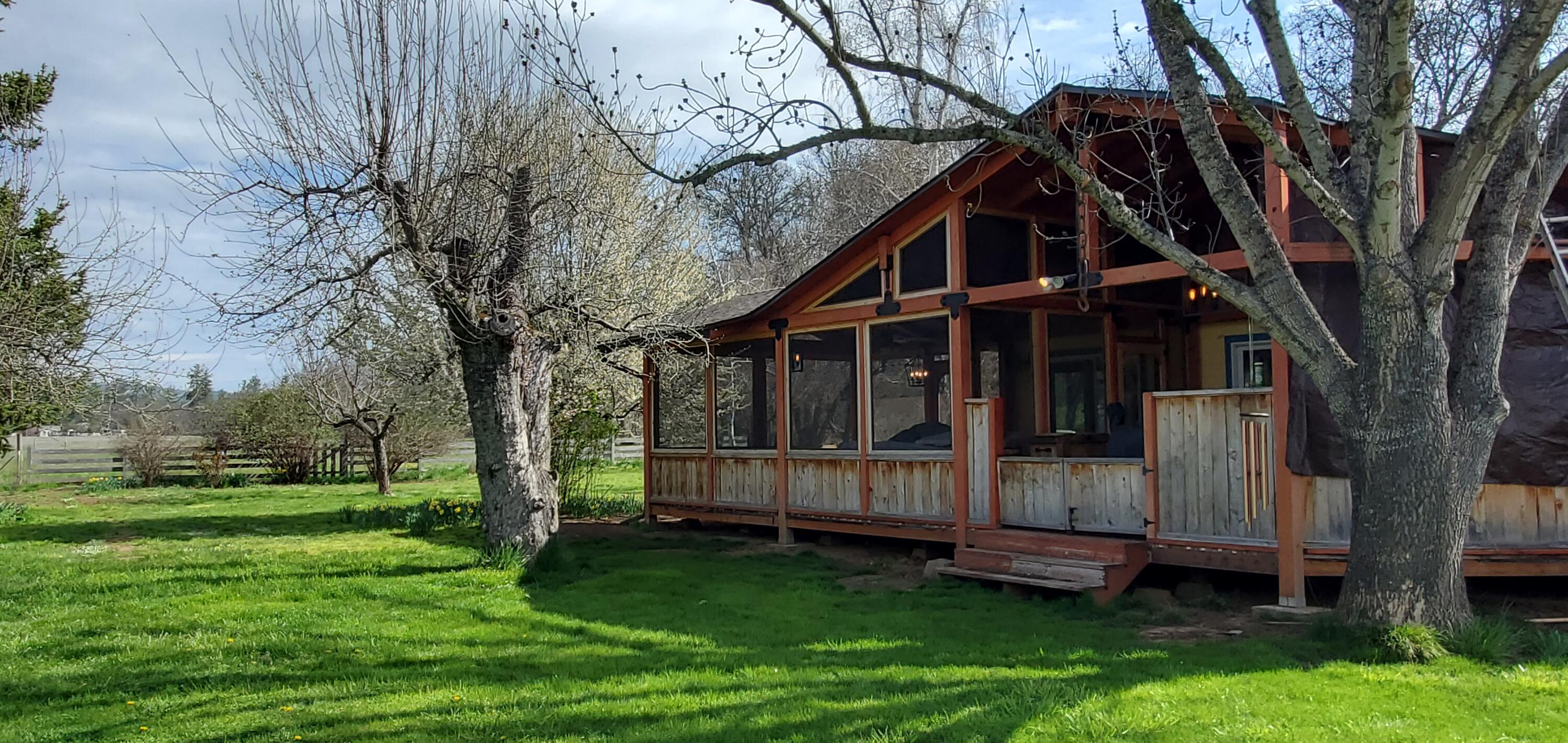 4221 Sams Valley Road Gold Hill, OR 97525 - Photo 15 of 31 20230417_104357