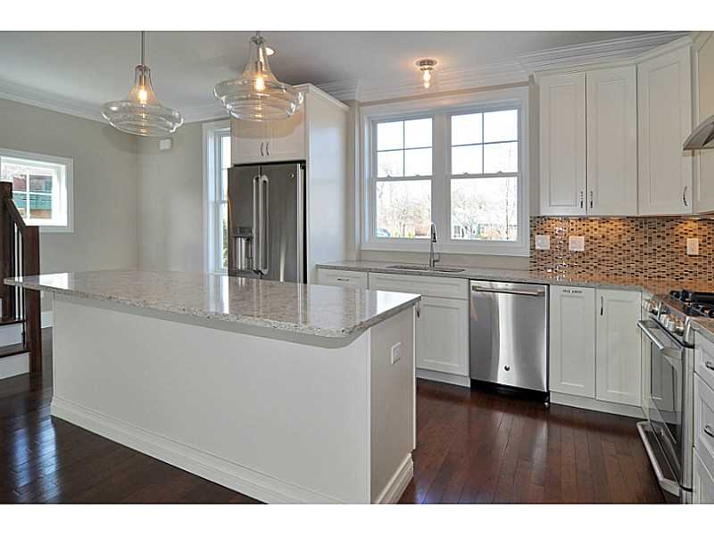 100 Algonquin Road, Unit 17 Narragansett, RI 02882 - Photo 8 of 25 Kitchen.