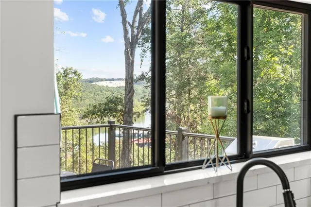 $989,900 | 485 Cedarledge Road, Lampe, MO 65681