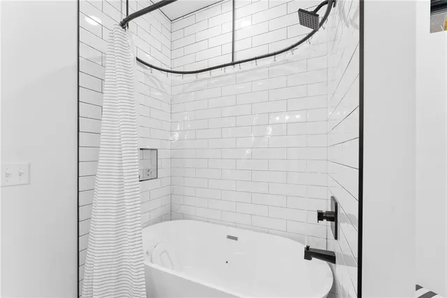 $989,900 | 485 Cedarledge Road, Lampe, MO 65681