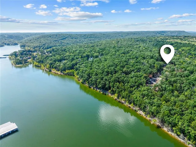 $989,900 | 485 Cedarledge Road, Lampe, MO 65681