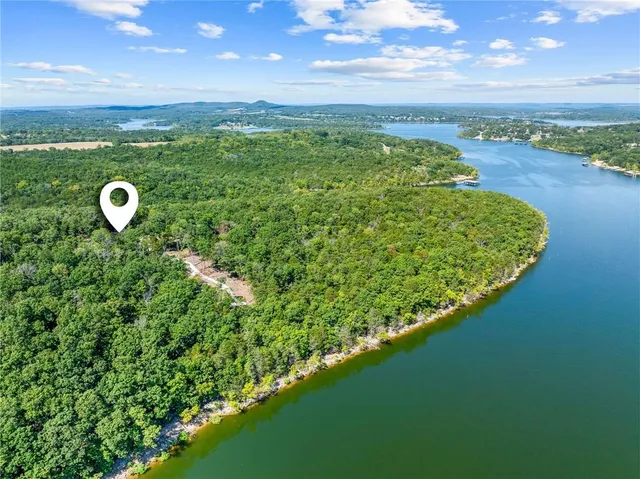 $989,900 | 485 Cedarledge Road, Lampe, MO 65681