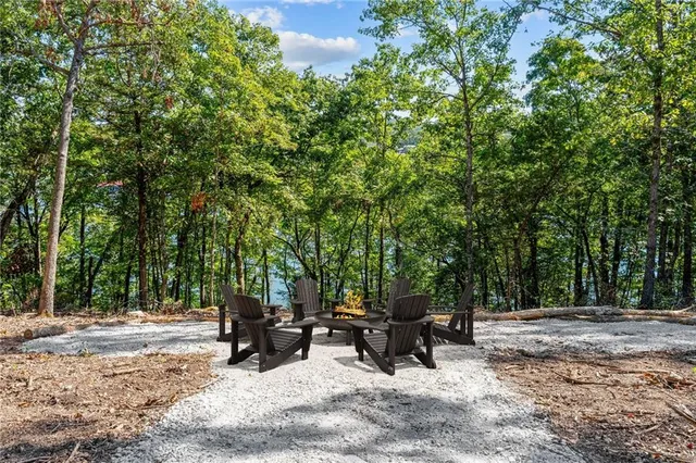 $989,900 | 485 Cedarledge Road, Lampe, MO 65681