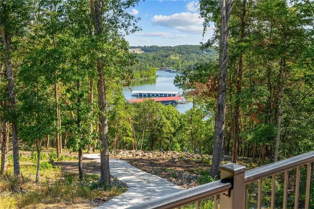 $989,900 | 485 Cedarledge Road, Lampe, MO 65681