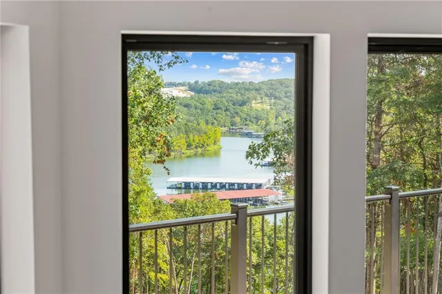 $989,900 | 485 Cedarledge Road, Lampe, MO 65681