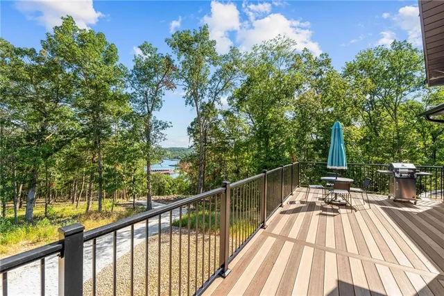 $989,900 | 485 Cedarledge Road, Lampe, MO 65681