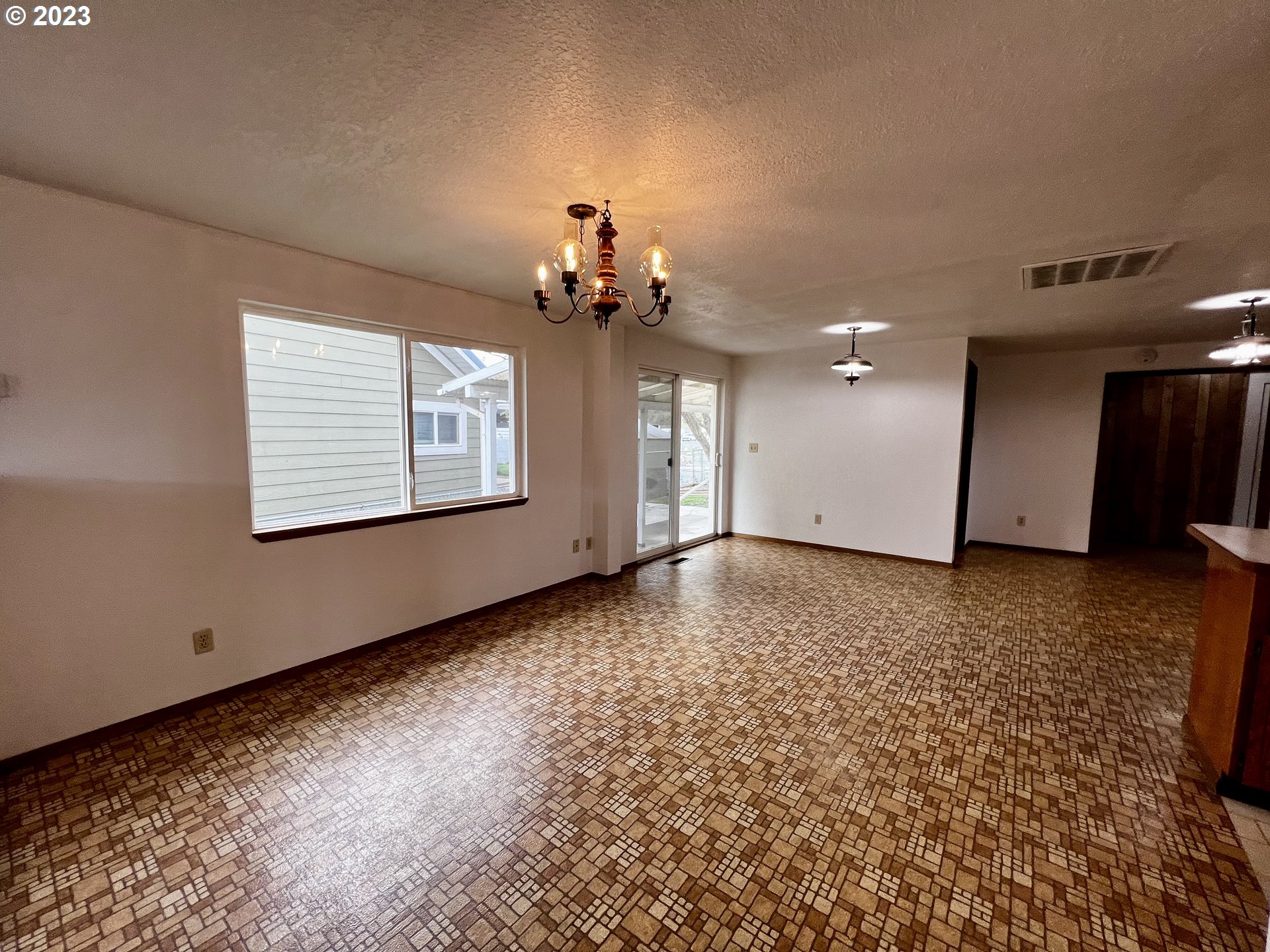 1115 Southeast Alexander Place Pendleton, OR 97801 - Photo 12 of 33 Gallery Image 12