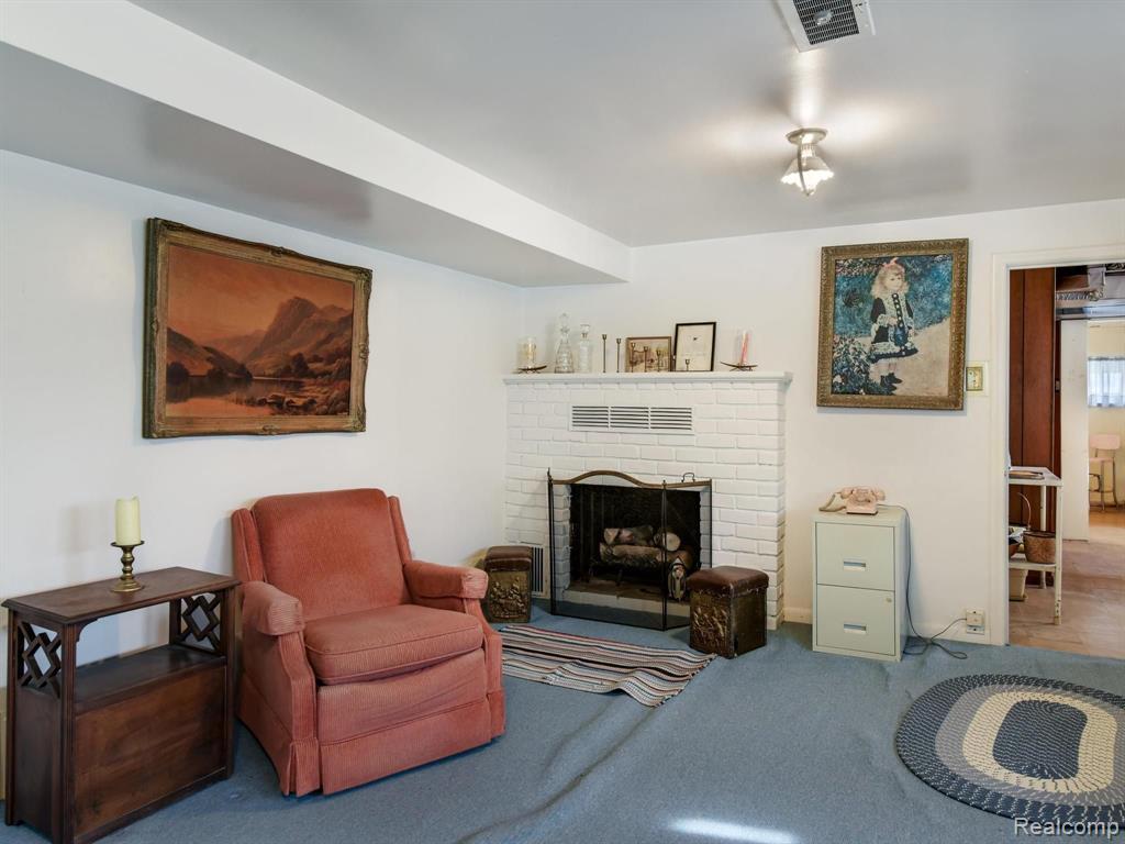 51 Vernier Road Grosse Pointe Shores, MI 48236 - Photo 19 of 28