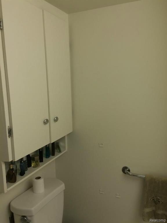 29620 Middlebelt Road, Unit 106 Farmington Hills, MI 48334 - Photo 17 of 32