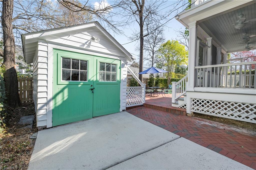 2106 Rolling Road Greensboro, NC 27403 - Photo 5 of 48 Gallery Image 5