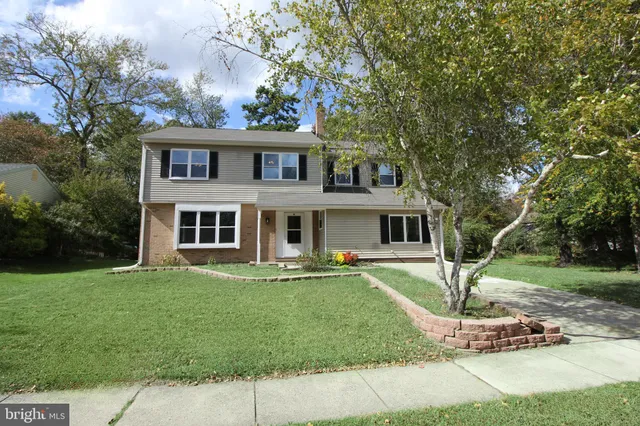 $472,000 | 81 Lakeside Drive, Marlton, NJ 08053