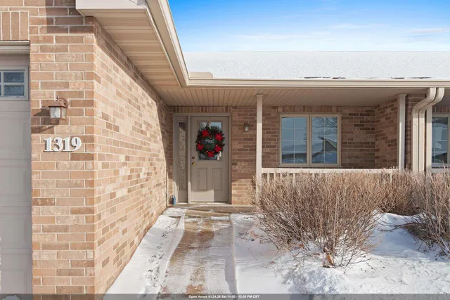 $359,900 | 1319 Pond View Circle, Unit 59, De Pere, WI 54115