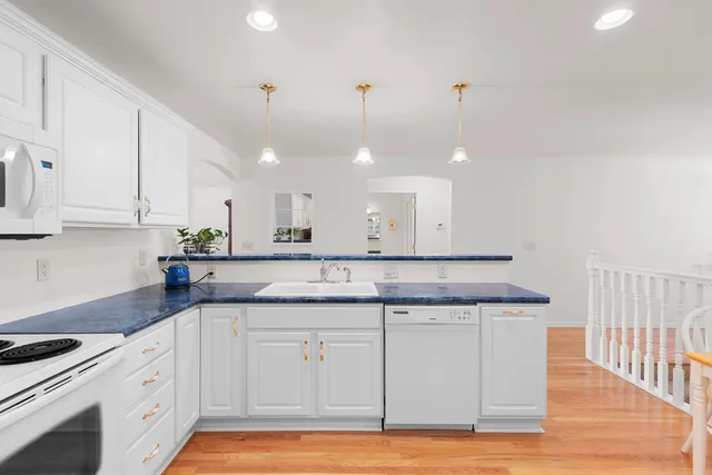 $359,900 | 1319 Pond View Circle, Unit 59, De Pere, WI 54115