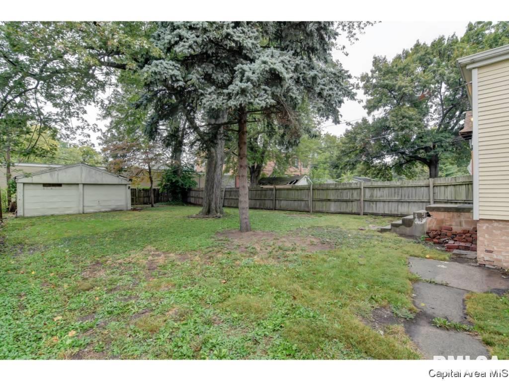 1033 North 8th Street Springfield, IL 62702 - Photo 29 of 34