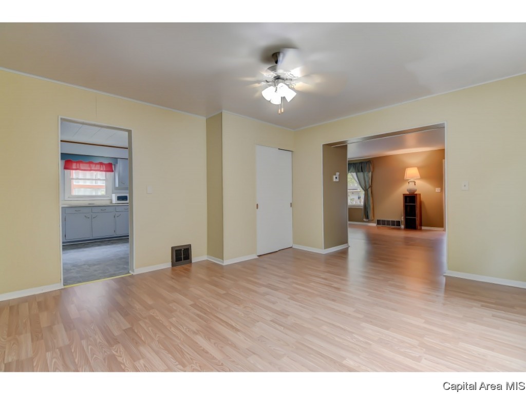 1033 North 8th Street Springfield, IL 62702 - Photo 8 of 34