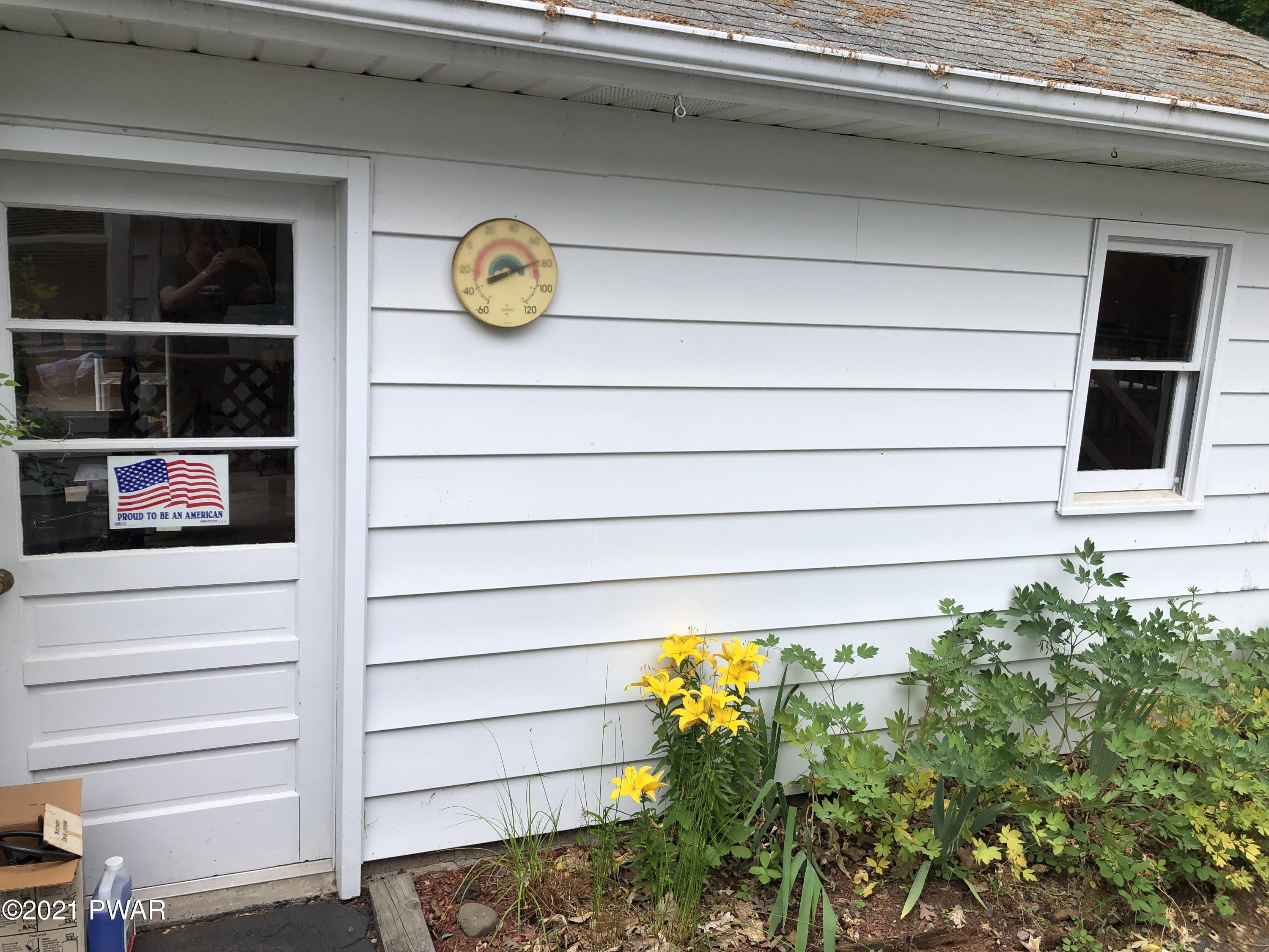 234 Tauschman Road Greentown, PA 18426 - Photo 36 of 40 Garage