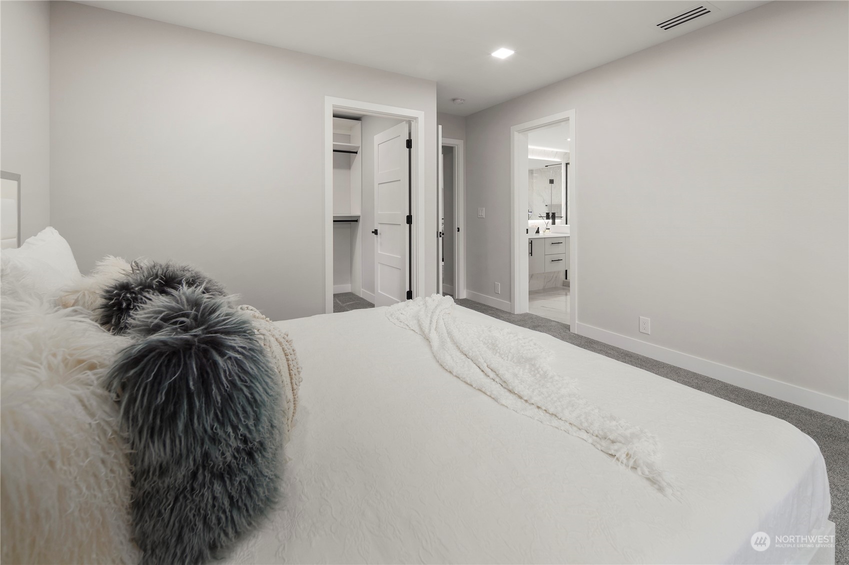 10044 Sand Point Way Northeast Seattle, WA 98125 - Photo 12 of 38 Gallery Image 12
