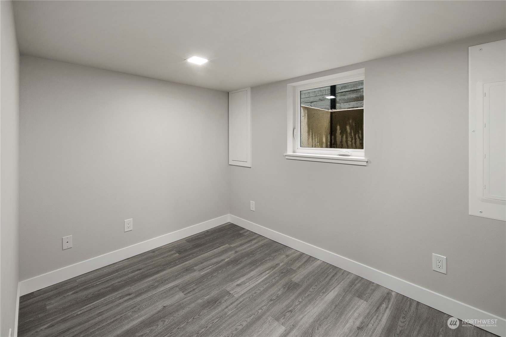 10044 Sand Point Way Northeast Seattle, WA 98125 - Photo 19 of 38 Gallery Image 19