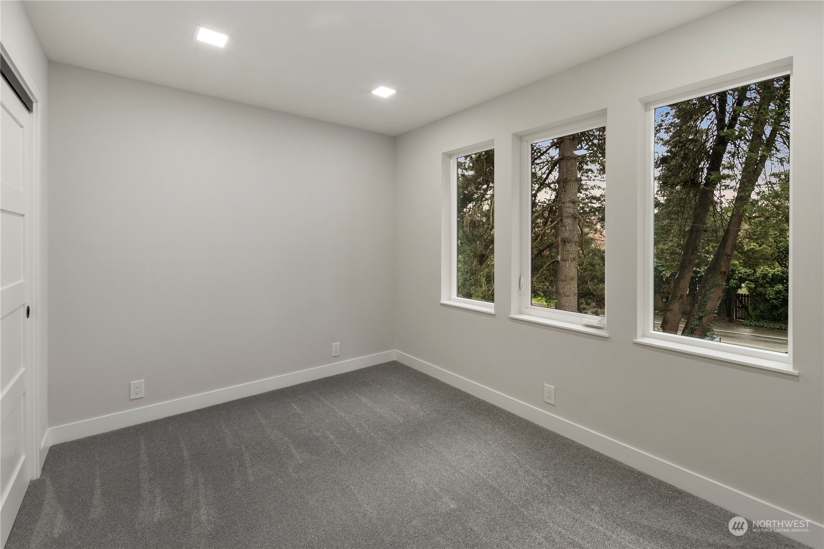 10044 Sand Point Way Northeast Seattle, WA 98125 - Photo 25 of 38 Gallery Image 25