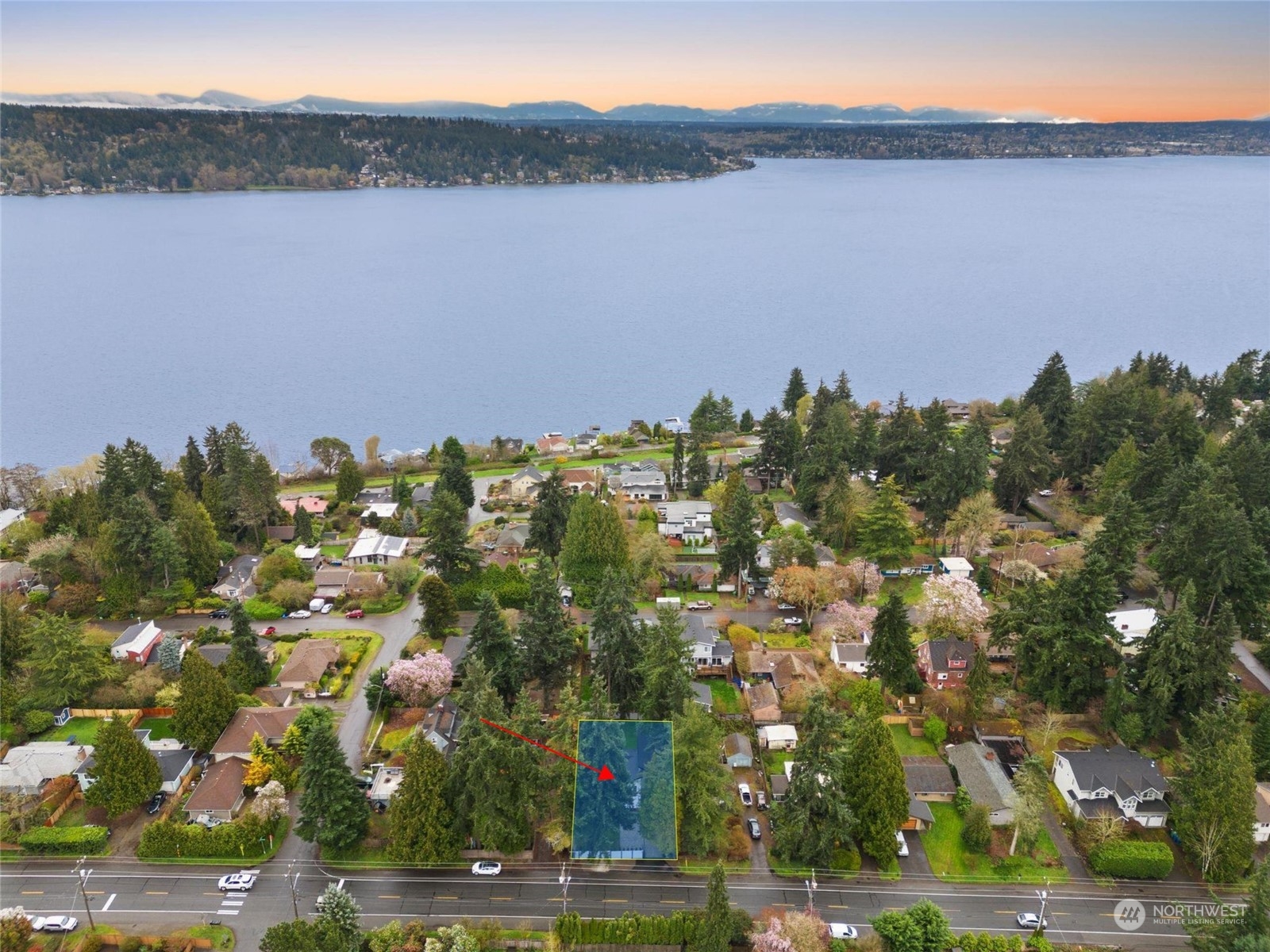 10044 Sand Point Way Northeast Seattle, WA 98125 - Photo 36 of 38 Gallery Image 36