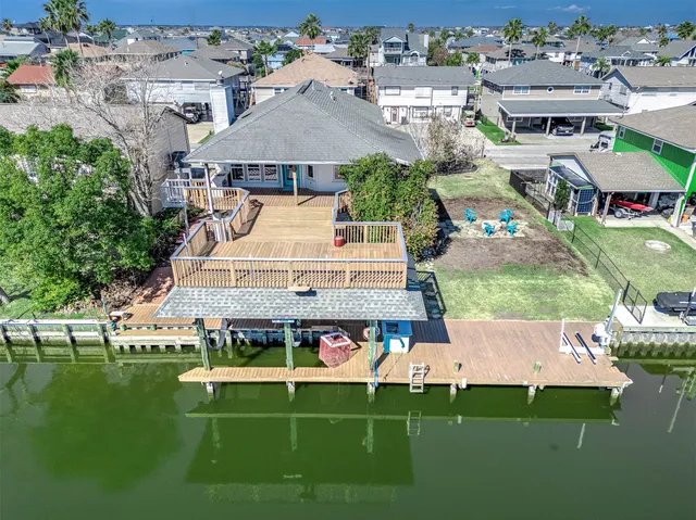 $549,000 | 837 Marlin Street, Bayou Vista, TX 77563