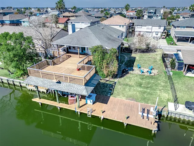 $549,000 | 837 Marlin Street, Bayou Vista, TX 77563