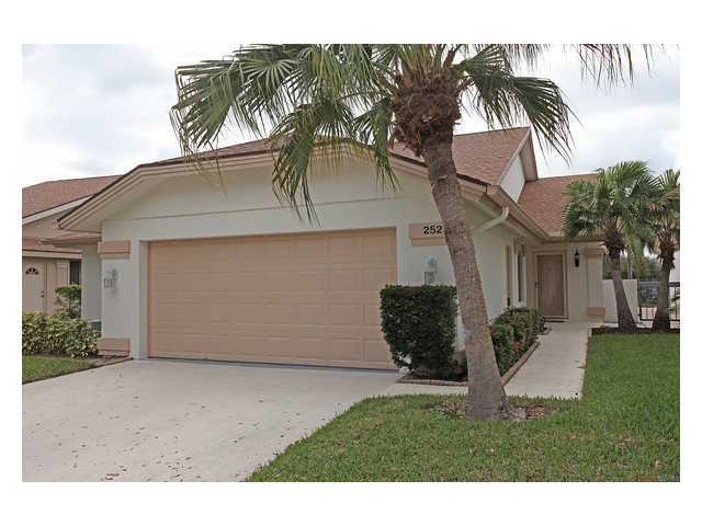 252 Ridge Road Jupiter, FL 33477 - Photo 1 of 13 Primary Photo