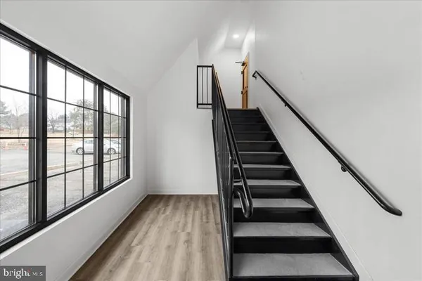 $1,800 | 380 Broadview Avenue, Unit 5, Warrenton, VA 20186