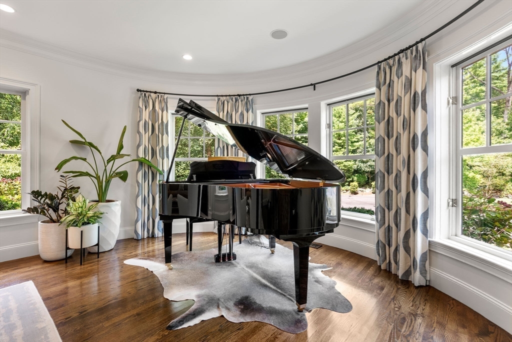 5 Beard Way Wellesley, MA 02482 - Photo 21 of 36 a living room with furniture bathtub and a large window