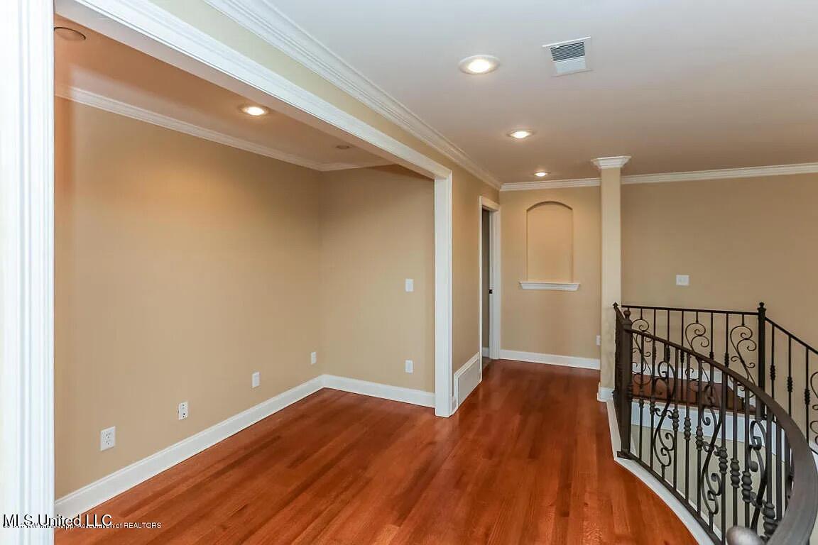9077 Rue Orleans Lane Olive Branch, MS 38654 - Photo 16 of 18 stairway landing