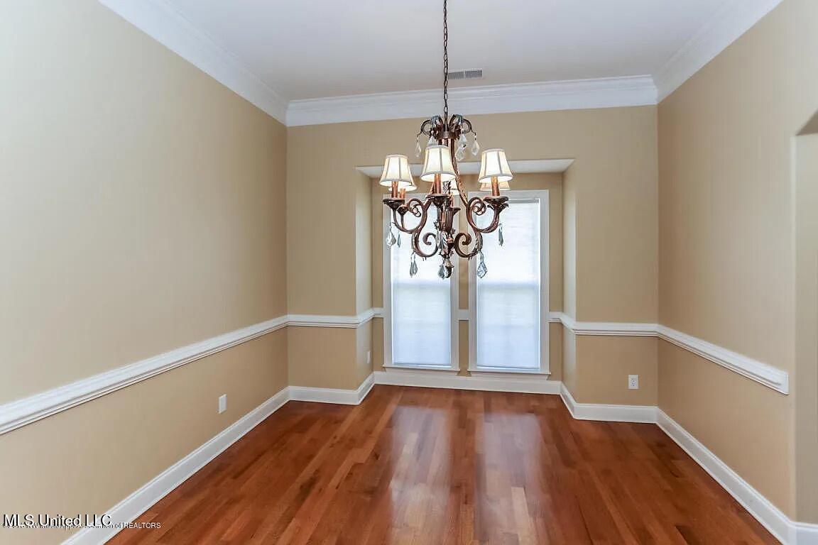 9077 Rue Orleans Lane Olive Branch, MS 38654 - Photo 3 of 18 dining room