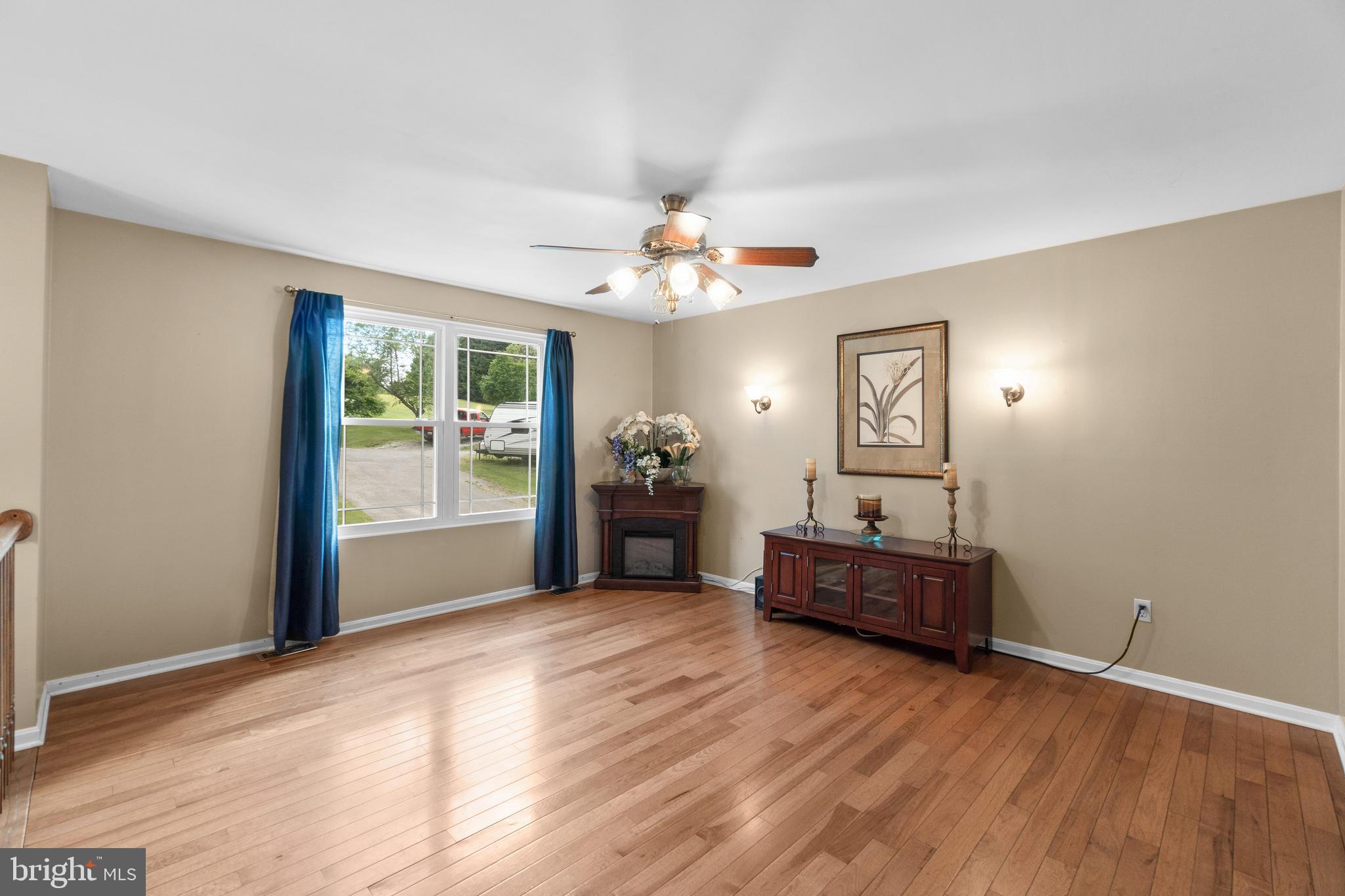 1171 Owings Road Westminster, MD 21157 - Photo 8 of 51 Living Room