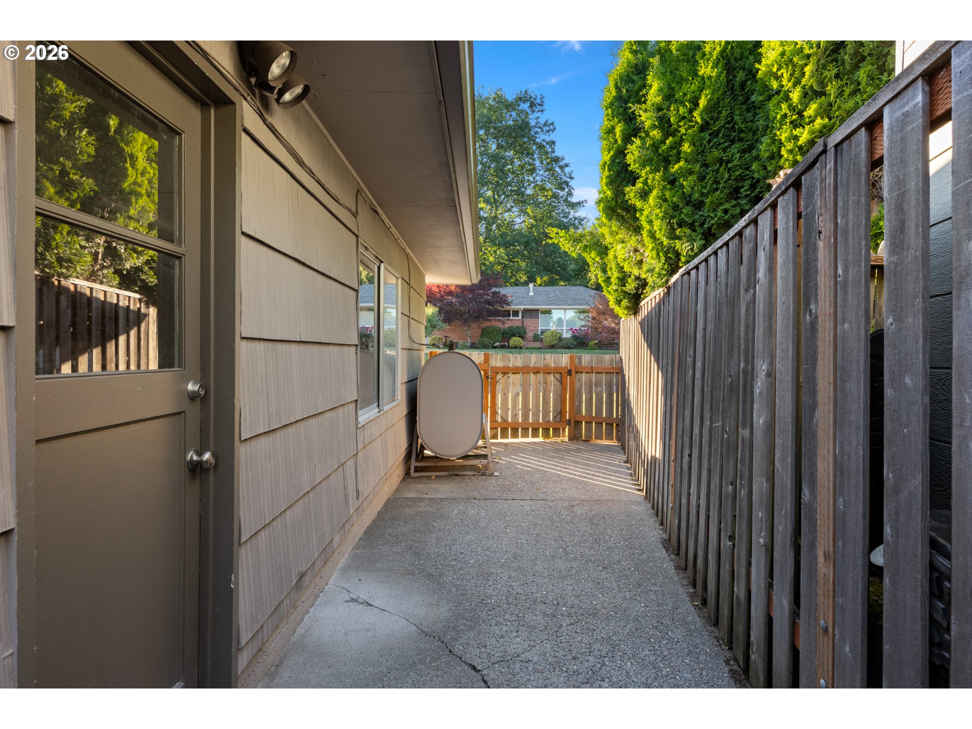 6472 Southwest 46th Place Portland, OR 97221 - Photo 9 of 31