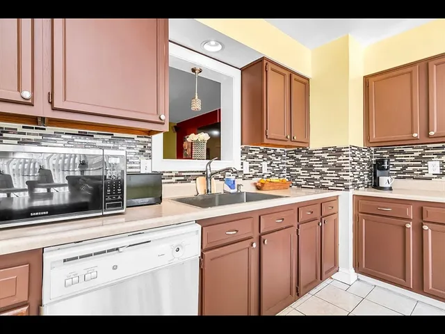 $3,100 | 8 Hall Street, Unit 8, Lawrence, MA 01841