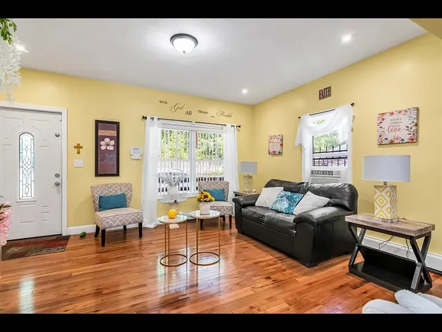 $3,100 | 8 Hall Street, Unit 8, Lawrence, MA 01841