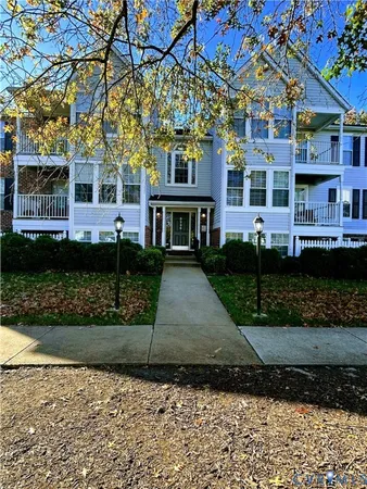$1,995 | 9396 Wind Haven Court, Unit 201, Glen Allen, VA 23060