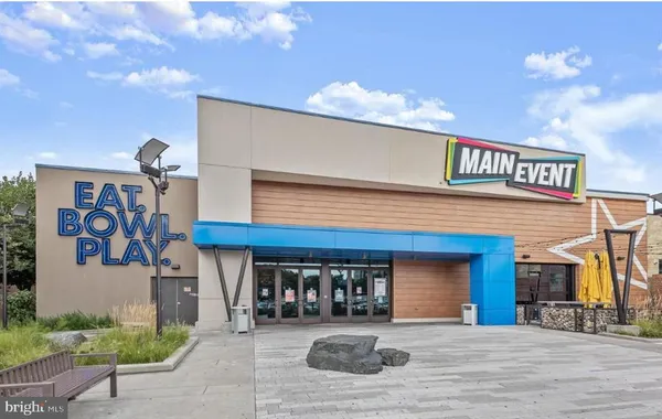 a sign that is on the side of a building