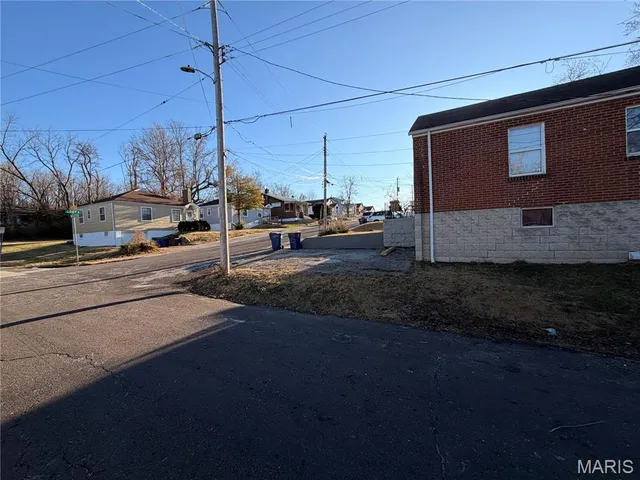 $33,900 | 2163 Wageley Place, St. Louis, MO 63133