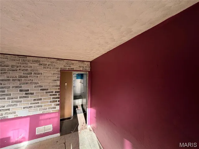 $33,900 | 2163 Wageley Place, St. Louis, MO 63133