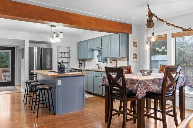 $2,400 | 309 Friant Street, Grand Haven, MI 49417