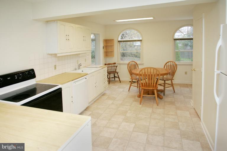 904 Tanley Road Silver Spring, MD 20904 - Photo 7 of 17 Kitchen