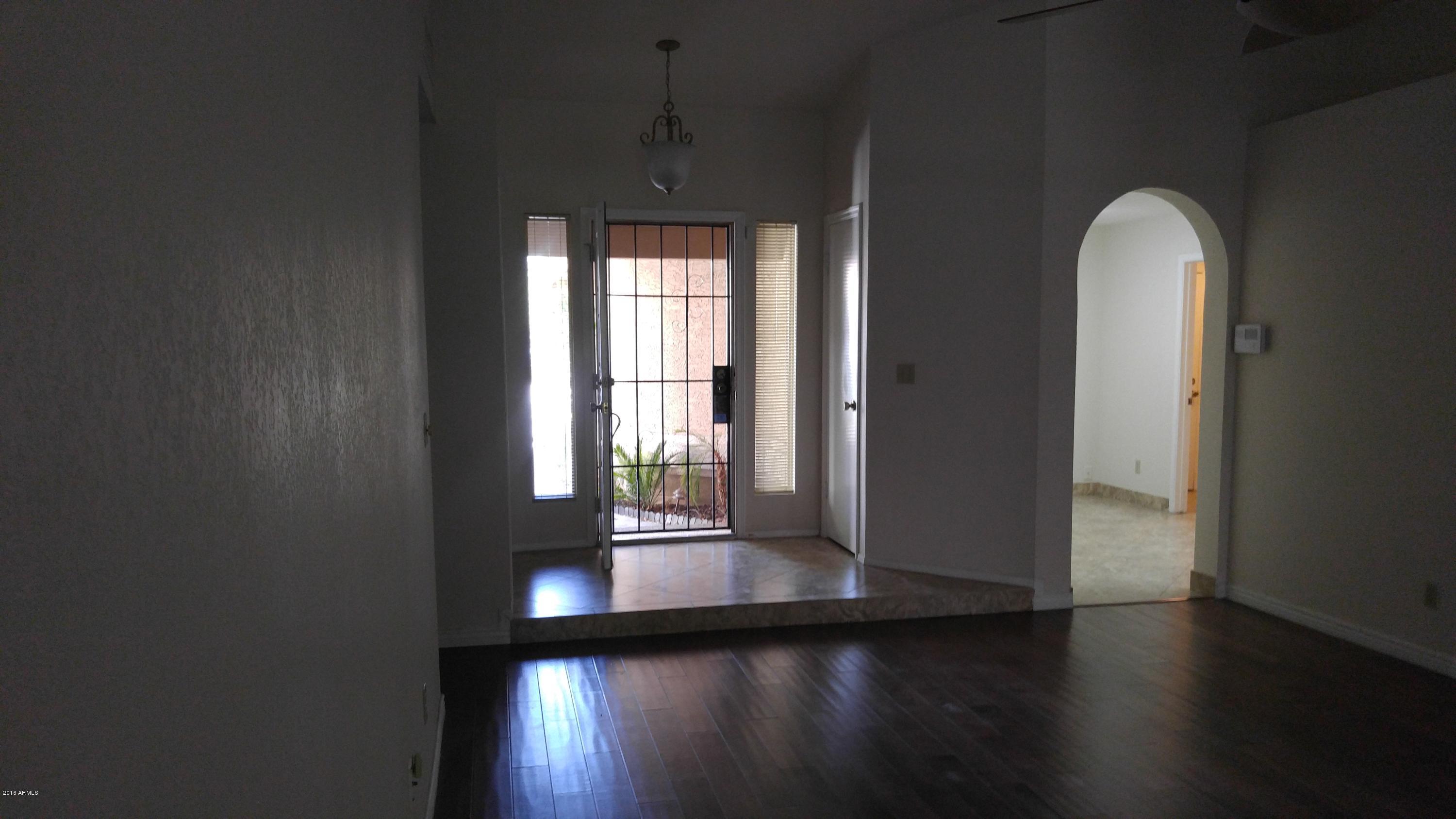 4206 East Frye Road Phoenix, AZ 85048 - Photo 2 of 5 Frye Foyer