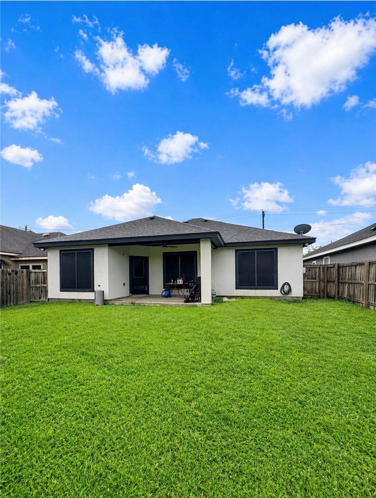 903 West Main Street Alice, TX 78332 - Photo 23 of 24 a house view with a garden space