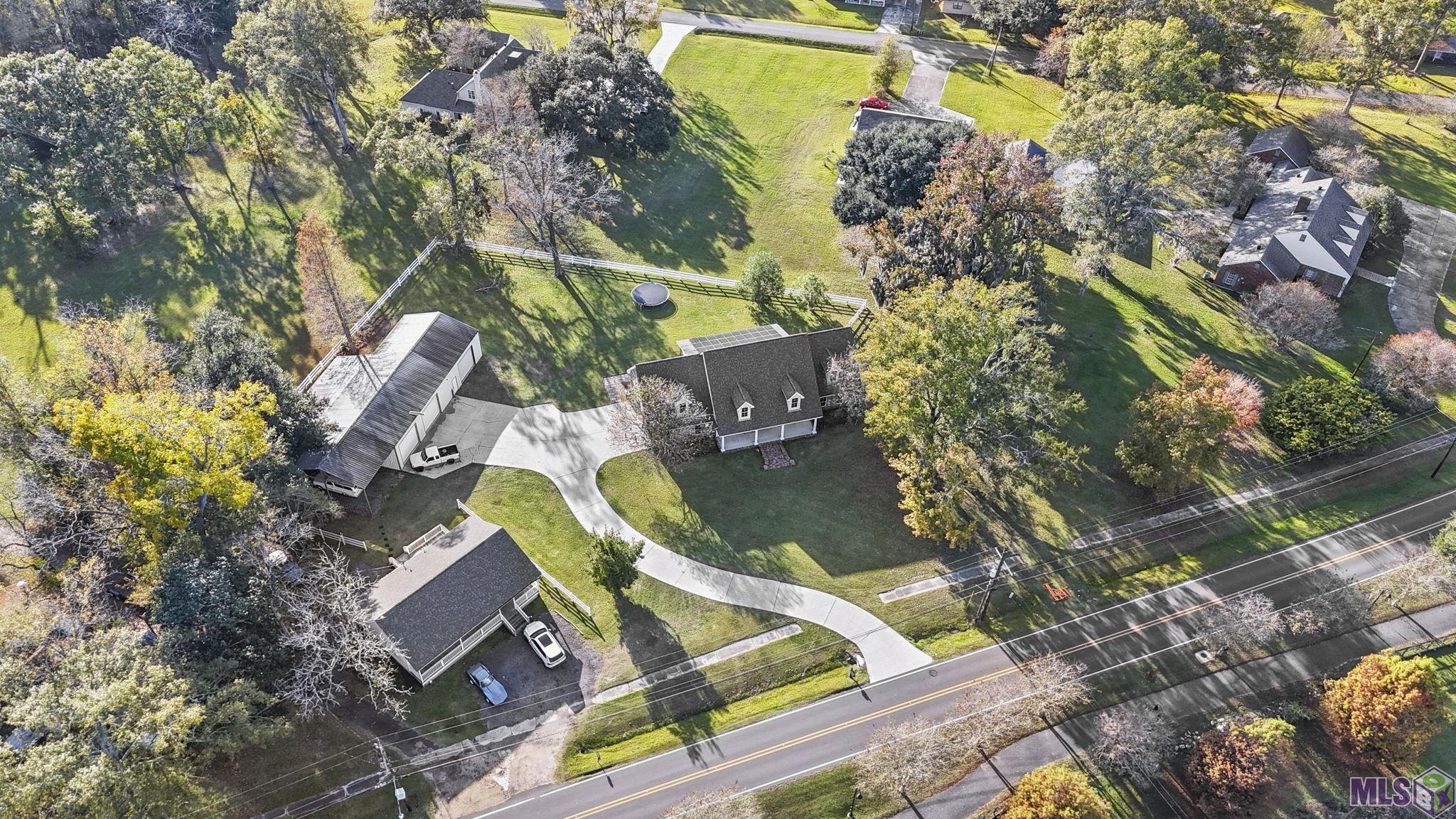 537 West Main Street Gonzales, LA 70737 - Photo 2 of 44