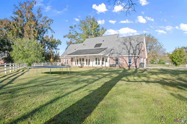 $550,000 | 537 West Main Street, Gonzales, LA 70737